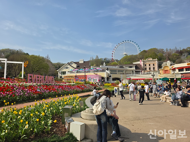 경기 용인시 에버랜드 내 봄꽃 정원이 펼쳐진 포시즌스가든. [사진=신현숙 기자]