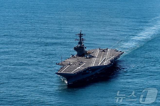 조지 H.W. 부시 미국 항공모함이 미국 버지니아주 노퍽 해안 인근에서 항해 중이다. 2025.10.5. ⓒ 뉴스1 ⓒ 로이터=뉴스1