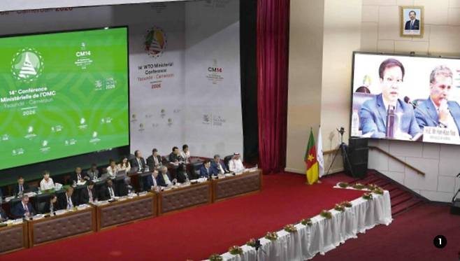 ① 여한구 산업통상부 통상교섭본부장은 3월 27일(이하 현지시각) 카메룬 야운데에서 WTO 개혁 세션의 조정자인 노르웨이· 영국·싱가포르· 뉴질랜드·코스타리카 5개국 통상장관 등과 함께 ‘WTO 개혁 전체세션’에서 그룹별 논의 결과를 보고했다. 산업통상부