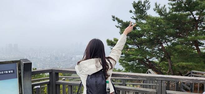 지난 11일 오전 9시 30분부터 '개운산행'을 위해 직접 아차산을 올랐다. 사진은 아차산 중턱에서 찍은 사진. ⓒ데일리안 남가희 기자