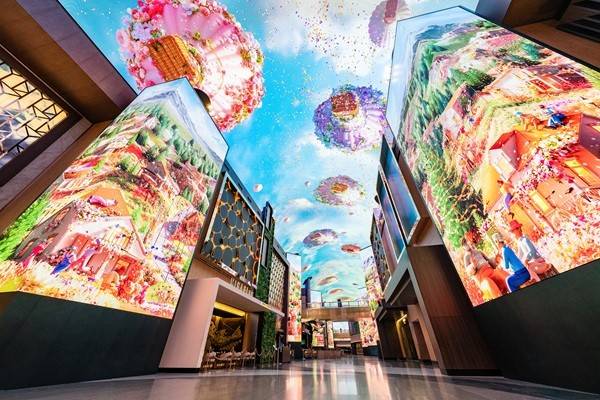 사진= 인스파이어 리조트 엔터테인먼트 거리 '오로라'