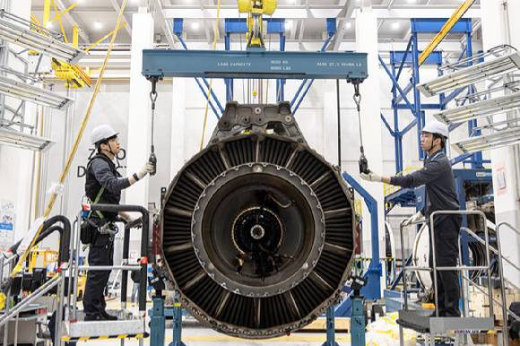 대한항공 엔진 테스트 셀(ETC)에서 엔진 출고 전 최종 성능 시험을 진행하는 모습 [사진=대한항공]