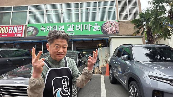 14일 부산 북구 만덕동에서 갈비집을 하는 손영수(62)씨는 ″단일화가 안 되면 민주당에 밥이랑 반찬까지 해서 갖다 바치는 꼴″이라고 걱정했다. 양수민 기자