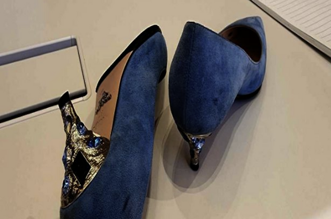 사건 당시 A씨가 신고 있던 하이힐. [대한민국 법원 사법정보공개포털]