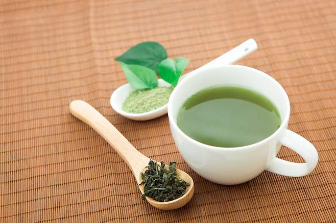 [서울=뉴시스] 지난 14일(현지시각) 미국 건강매체 헬스는 체중 감량에 도움을 줄 수 있는 건강 음료 6가지를 추천했다. (사진=유토이미지)