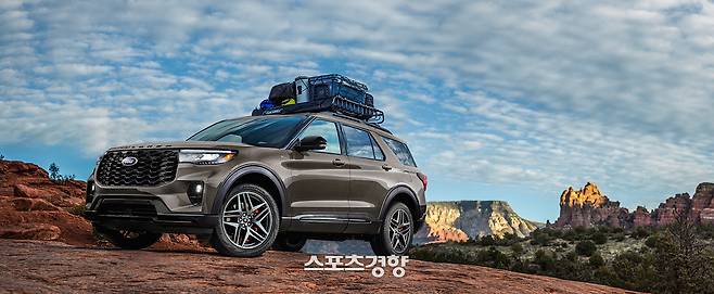 포드 익스플로러의 새로운 트레머 트림. 오프로드 주행 대응력이 우수한 차량이다.