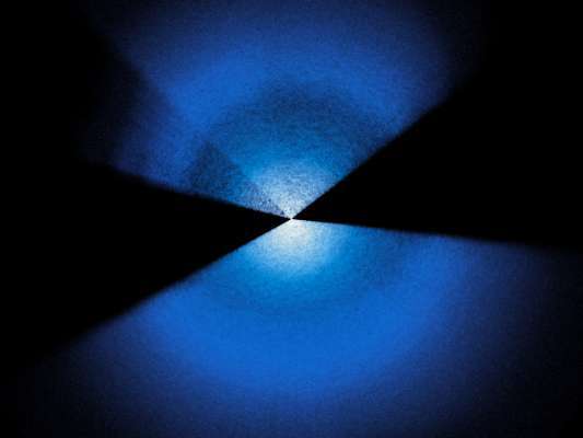 DESI가 5년 간 구축한 우주 지도(지구는 쐐기 모양의 중심에 있고, 각 점은 은하를 나타낸다)