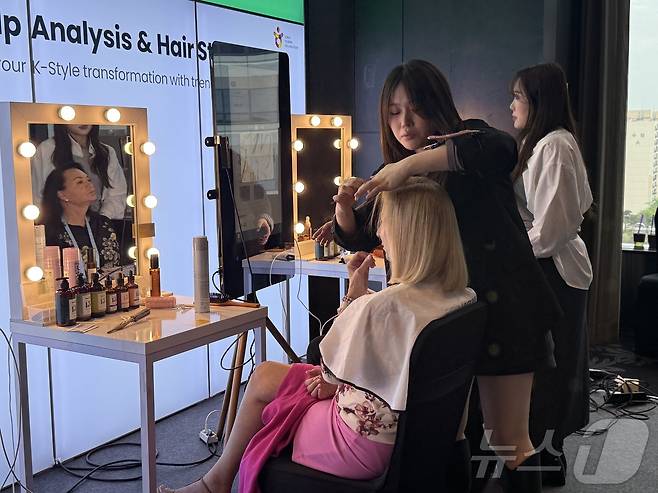 17일 오후 서울 여의도 콘래드서울에서 열린 2026 버츄오소 심포지엄 K-뷰티 체험 ⓒ 뉴스1 윤슬빈 관광전문기자