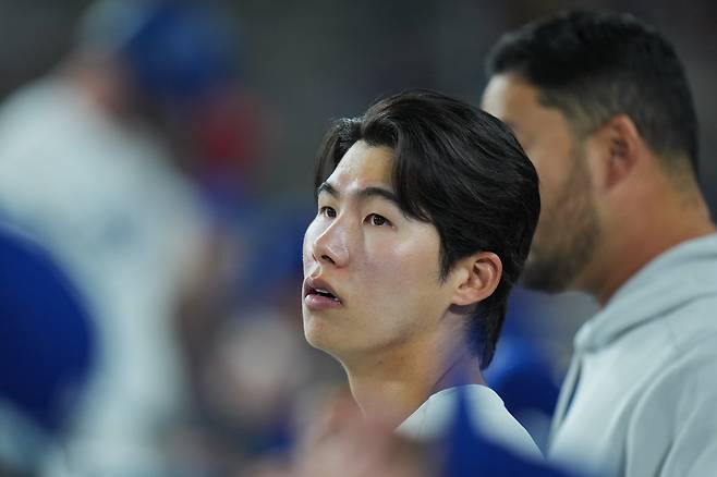 Los Angeles Dodgers' Hyeseong Kim watches from the dugout during the third inning of a baseball game against the New York Mets Wednesday, April 15, 2026, in Los Angeles. (AP Photo/Jae C. Hong)







<저작권자(c) 연합뉴스, 무단 전재-재배포, AI 학습 및 활용 금지>
