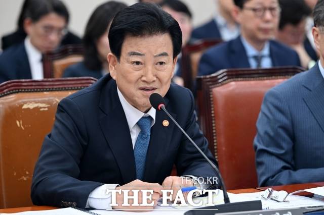 통일부는 17일 정동영 장관이 한미 정보 공유 사안인 '북한 평안북도 구성시 핵시설'을 공개적으로 언급하자 미국 측의 항의와 정보 공유 제한 조치가 있었다는 보도에 대해 "미국 측의 문의가 있었고 충분히 설명했으며 미국 측도 이해한 것으로 알고 있다"고 밝혔다. /남용희 기자