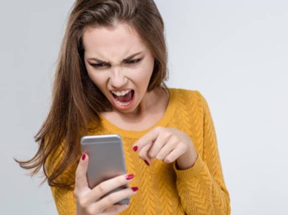 애플이 인공지능(AI) 음성 비서 '시리(Siri)'의 경쟁력 강화를 위해 개발 인력 재정비와 함께 AI 전략 수정에 나선 것으로 확인됐다. 사진은 본 기사 내용과 무관. [사진= iTandCoffee]