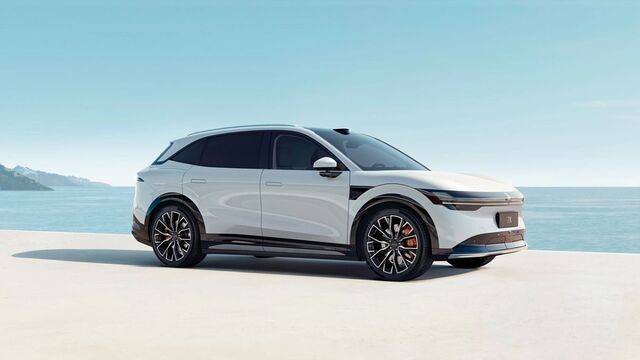 중국 지커 스포츠유틸리티차(SUV) 7X의 정면(위 사진)과 측면(가운데), 대시보드(아래) 모습. 지커는 올해 2분기 안에 한국 진출을 공식화한다. 저렴한 가격으로 승부하는 BYD(비야디)와 달리 디자인과 성능 모두 유럽 고급 브랜드에 뒤처지지 않는다는 평가를 받는 지커가 상륙하면서 국내 자동차 업계 내부에서 긴장감이 감도는 분위기다. 지커코리아 제공