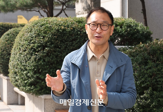 이기태 <와인상식사전> 저자. [한주형기자]