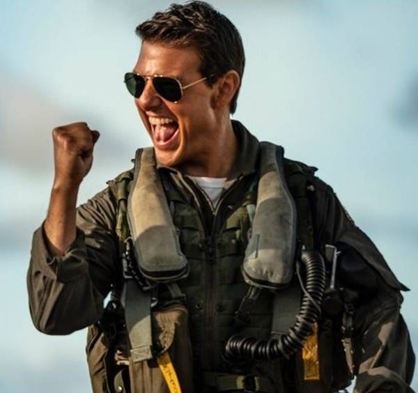 2022년에 개봉된 톰 크루즈 주연 영화  ‘탑건: 매버릭’