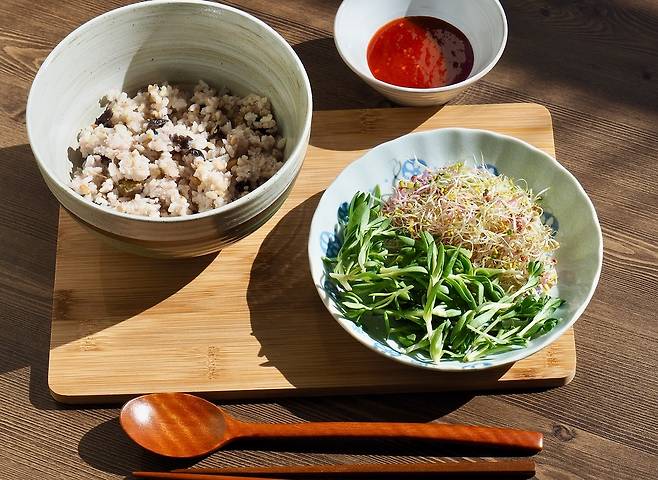 돌나물은 3~5월이 제철인 봄나물로, 아삭한 식감과 상큼한 맛이 특징이다. 클립아트코리아 제공