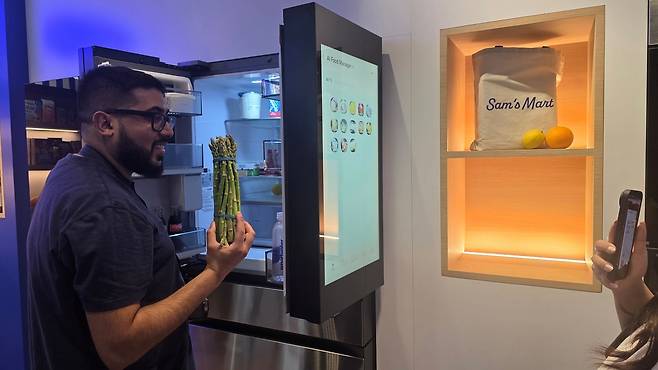 삼성전자가 15일(현지시간)부터 이틀간 미국에서 가전 기술 세미나 ‘더 브리프 뉴욕(The Brief New York)’을 열고 인공지능(AI) 기반의 차별화된 홈 라이프스타일을 소개했다. 사진제공=삼성전자