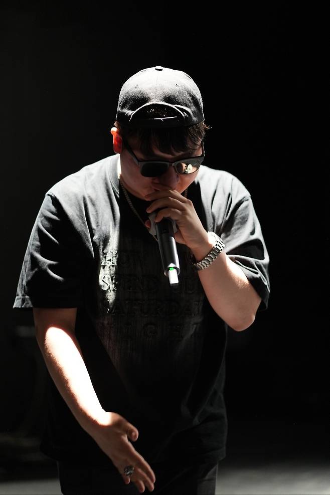 청년 박윤수이자 래퍼 랩독