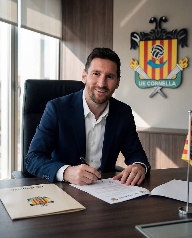 ▲ 바르셀로나에서 커리어 대부분을 보냈던 메시, 이제 바르셀로나 지역에 있는 UE 코르네야 팀을 인수하게 됐다. 코르네야의 체계적인 유스 시스템에 매료된 메시가 새로운 구단주로 부임해 유소년 발전 투자를 약속했다