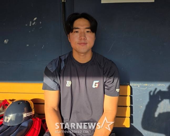 롯데 손성빈이 16일 잠실 LG전에서 스타뉴스와 인터뷰에 응했다. /사진=김동윤 기자