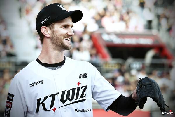 시즌 4승째를 거둔 보쉴리(사진=KT)