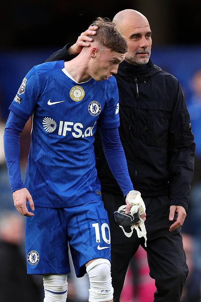 파머와 맨시티 과르디올라 감독   AFP<저작권자(c) 연합뉴스, 무단 전재-재배포, AI 학습 및 활용 금지>