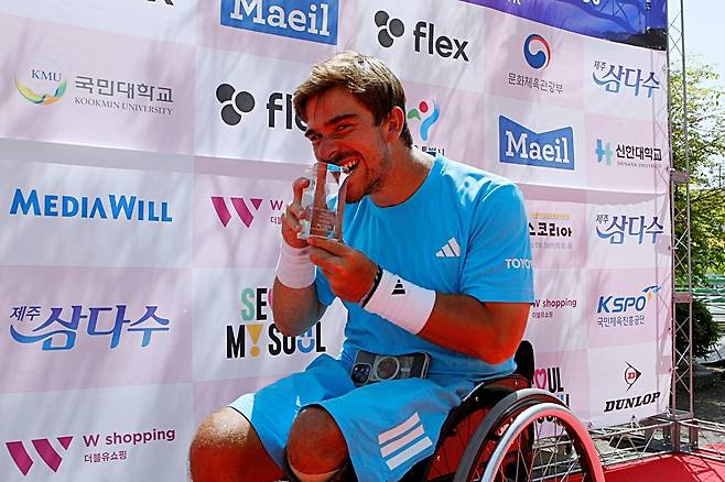 서울코리아오픈 2연패에 성공한 마틴 데 라 푸엔테