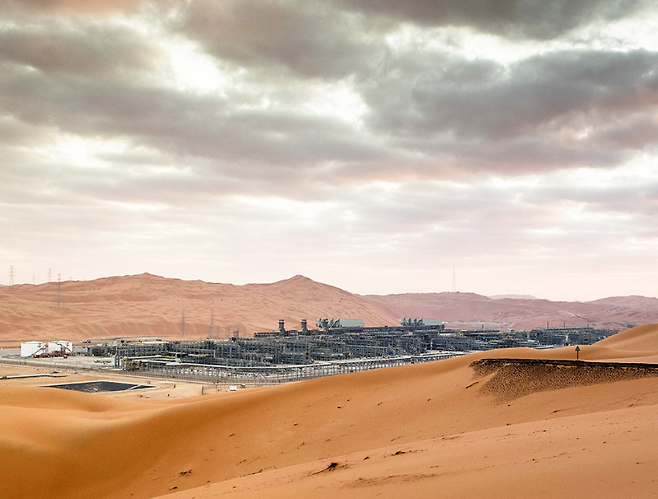 사우디 재정을 떠받치는 건 석유 수출이지만, 지난 몇 년간 유가가 낮은 수준에 머물면서 재정 적자가 심화됐다. 이란전쟁으로 유가는 다시 올랐지만, 이번엔 수출 차질이 문제다. 아람코 제공