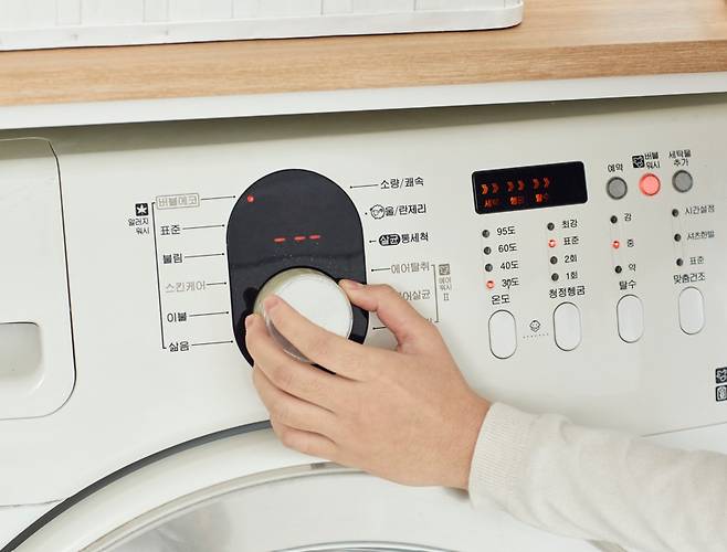 집에서 매일 사용하는 침구류가 알레르기 질환을 악화하는 요인일 수 있다. 주기적으로 세탁해 집먼지진드기를 제거해야 한다. /사진=클립아트코리아