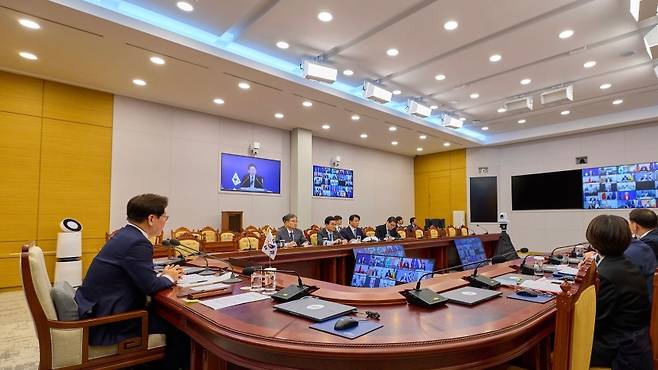 이재명 대통령이 호르무즈 해협 항행의 자유 보장을 위한 국제 공조 필요성을 강조하고 있다. (청와대)