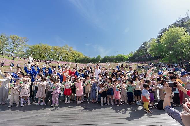 ‘2026 불암산 철쭉제’ 나비 날리기