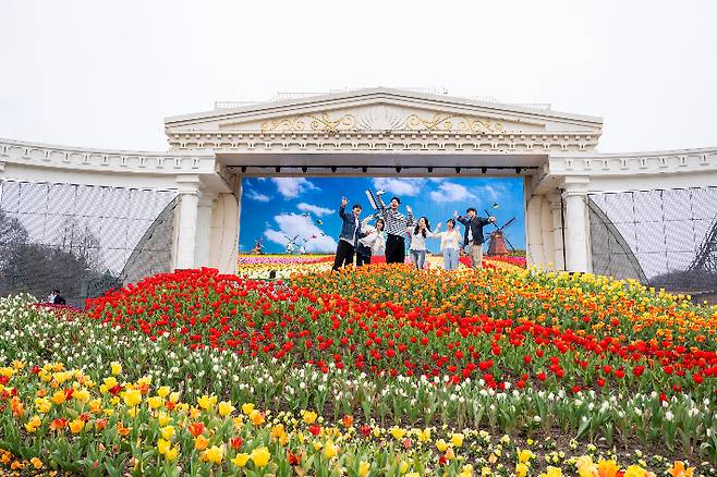 튤립축제가 한창인 포시즌스가든. 삼성물산 제공
