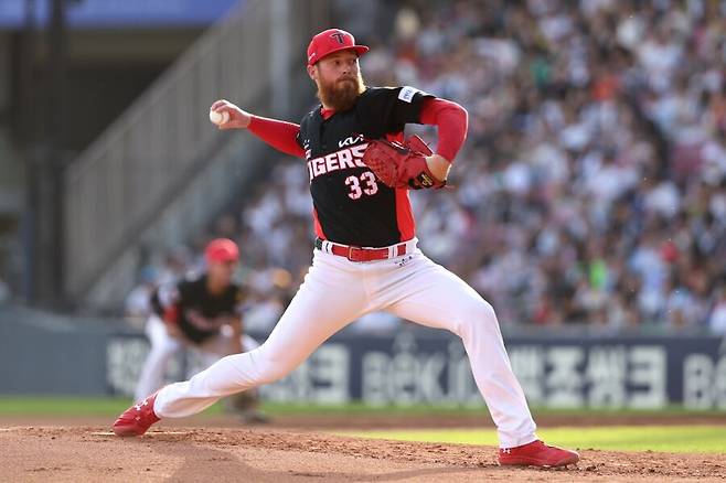 ▲ KIA 선발로 6.1이닝 2실점 1자책점을 기록했으나 승리를 기록하지는 못한 아담 올러 ⓒKIA타이거즈