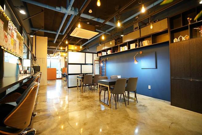 ▲ 인천 남동구 구월동에 위치한 중장년층 일자리 지원 기관인 '잡스인천' 내부.&nbsp;/사진제공=인천시