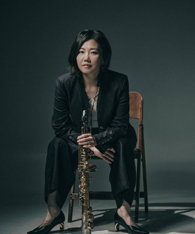 11회 김해재즈콘서트에 나서는 색소폰 연주자 남유선.
