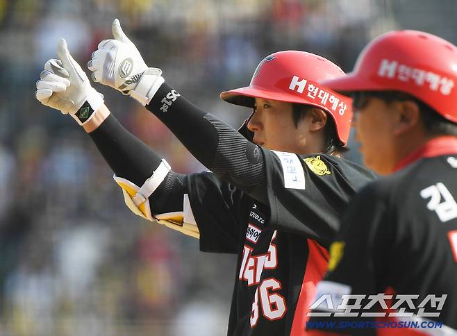 19일 서울 잠실구장에서 열린 KIA-두산전. 7회초 2사 1루 이호연이 안타를 친 후 환호하고 있다. 잠실=정재근 기자 cjg@sportschosun.com/2026.4.19/