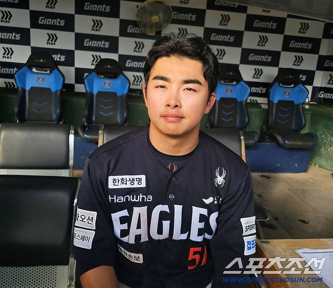 인터뷰에 임한 문현빈. 김영록 기자