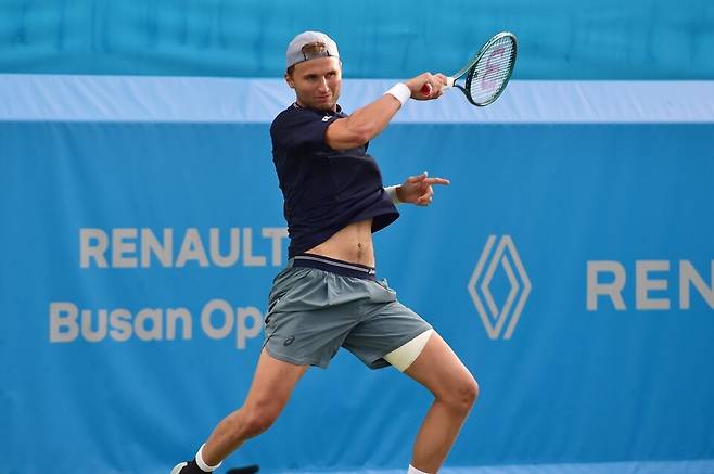 강력한 포핸드를 구사하는 레안드로 리에디. 사진/부산오픈조직위
