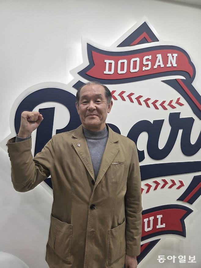 현재 일구회 대회협력부회장을 맡고 있는 박철순이 화이팅을 외치고 있다. 이헌재 기자