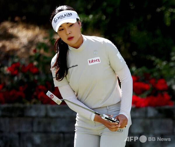 김세영, 황유민, 고진영 프로 등이 출전한 2026년 미국여자프로골프(LPGA) 투어 JM이글 LA 챔피언십 우승에 도전하는 윤이나 프로가 2라운드에서 경기하는 모습이다. 사진제공=ⓒAFPBBNews = News1 (사진을 무단으로 사용하지 마십시오.)