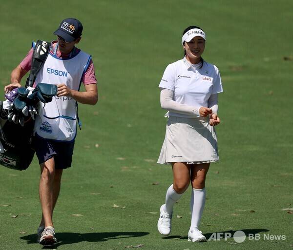 2026년 미국여자프로골프(LPGA) 투어 JM이글 LA 챔피언십 우승에 도전하는 윤이나 프로가 3라운드에서 경기하는 모습이다. 사진제공=ⓒAFPBBNews = News1 (사진을 무단으로 사용하지 마십시오.)