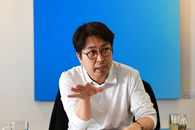 차지호 더불어민주당 의원이 13일 오후 서울 영등포구 국회 의원회관에서 한겨레와 인터뷰 하고 있다. 정용일 선임기자 yongil@hani.co.kr