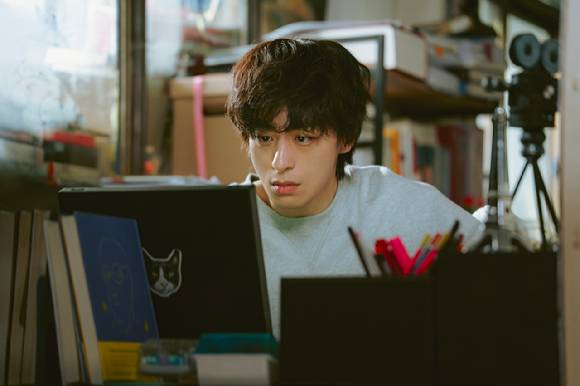 모두가 자신의 무가치함과 싸우고 있다 스틸컷. [사진=넷플릭스]