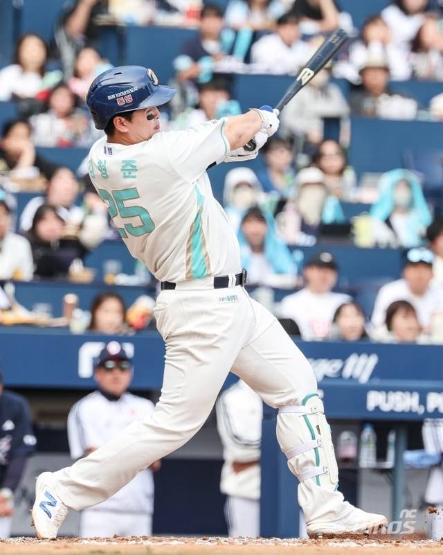 김형준은 19일 SSG전에서 적시타를 쳤다. 사진=NC 제공