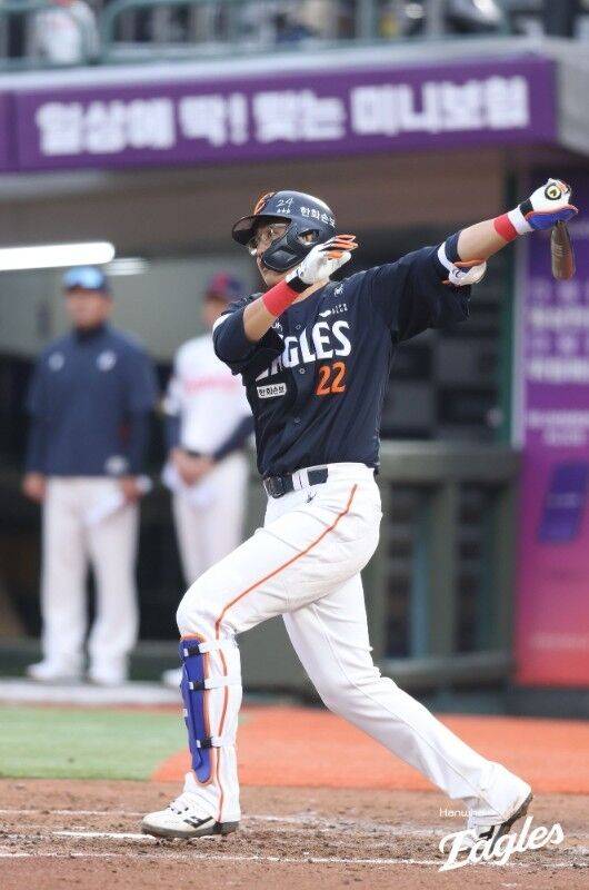 박세웅을 상대로 2024시즌과 2025시즌 희비가 엇갈렸던 채은성./한화 이글스