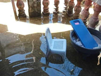 2021년 필리핀 보홀주 바타산(Batasan)섬의 한 집이 해수면 상승으로 물에 잠긴 모습.[그린피스 제공]