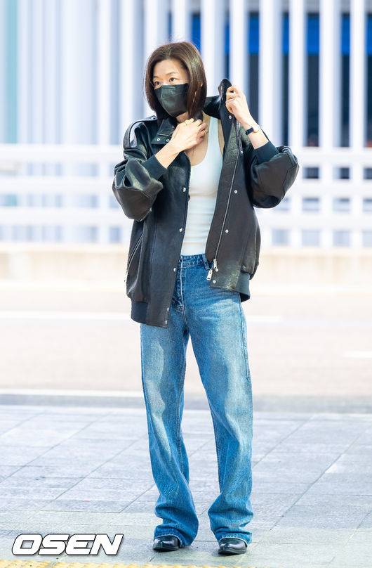 가죽 재킷 속 반전 바디수트