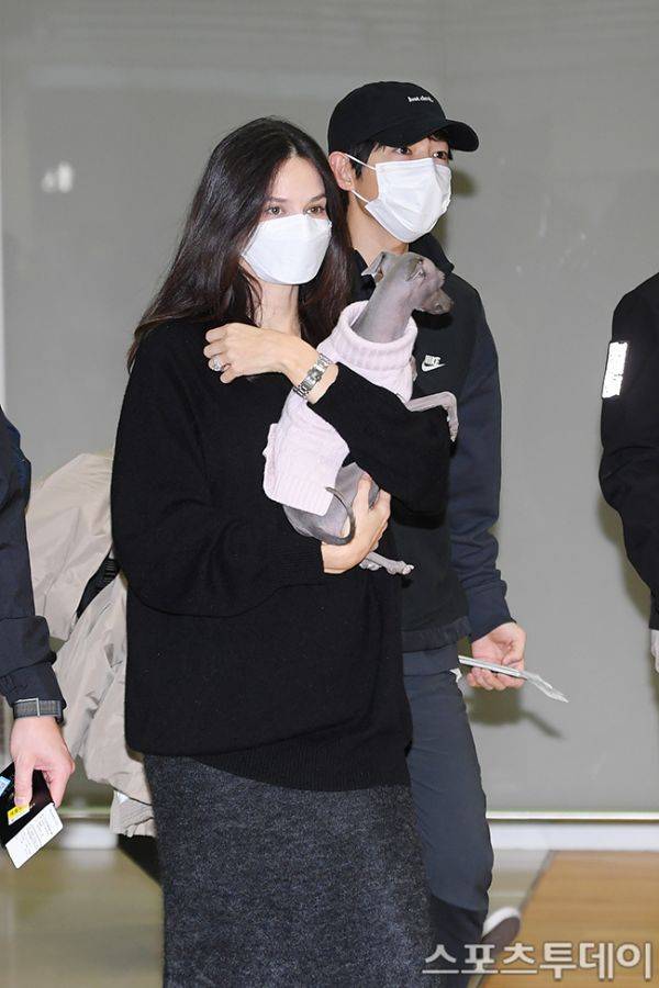 송중기 부부 / 사진=DB