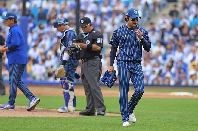 ▲ 원태인(오른쪽) ⓒ삼성 라이온즈