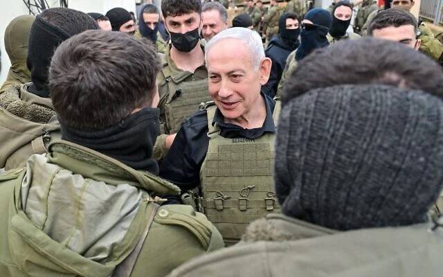 레바논 남부 지상전 현장을 방문한 베냐민 네타냐후 총리 [이스라엘 총리실 제공 자료사진. 재판매 및 DB 금지]