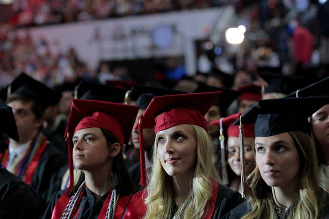 지난 5월 미 앨라배마대학교 졸업식. 사진은 기사 내용과 무관함. (사진=AFP)